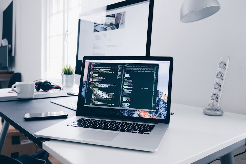 Desain Landing Page vs Company Profile